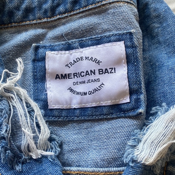 Ripped Jean jacket - Picture 7 of 7